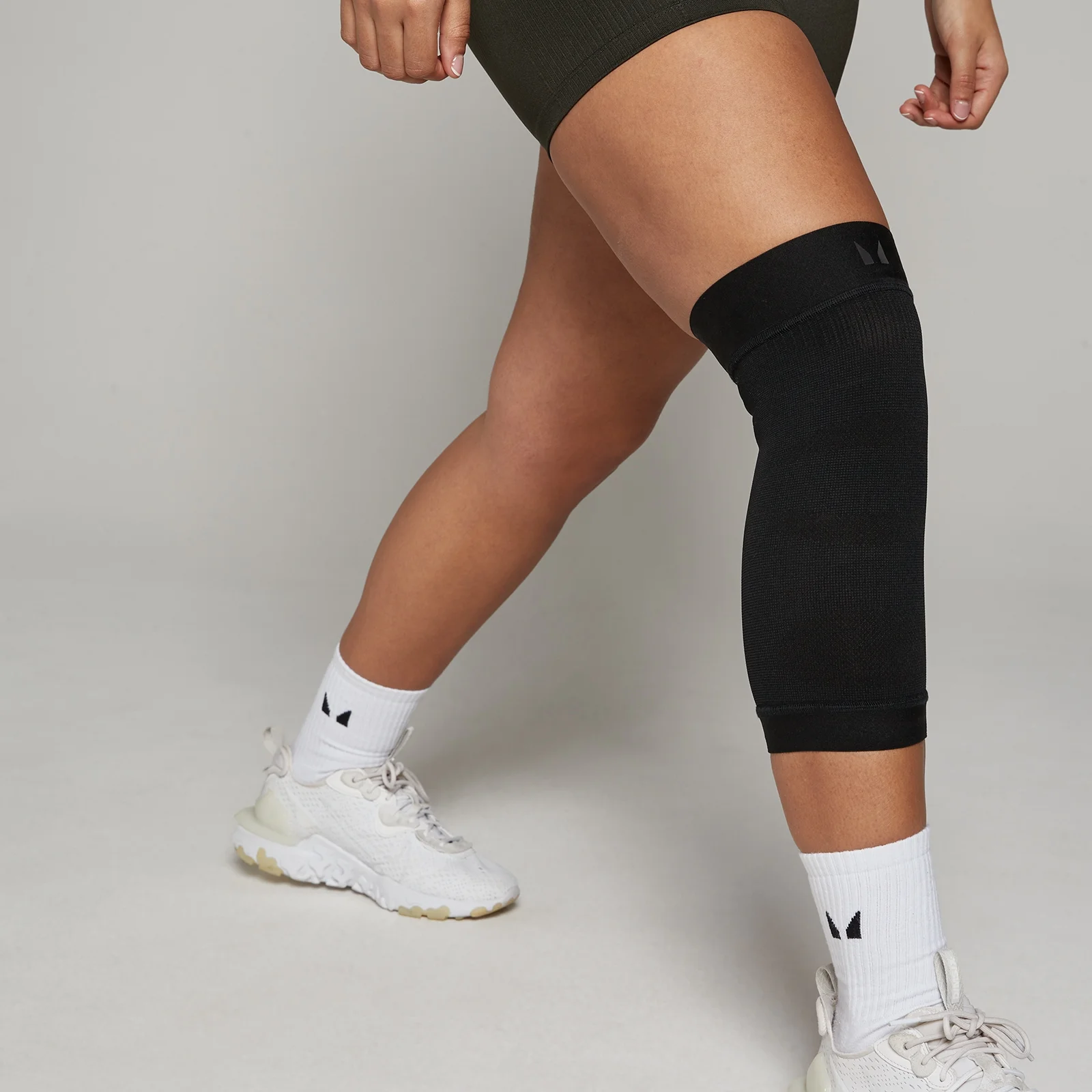 MP Seamless Knee Sleeve (Single) - Black - S Image 1